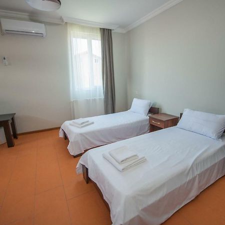 Hotel Cosmos Batumi Exterior photo
